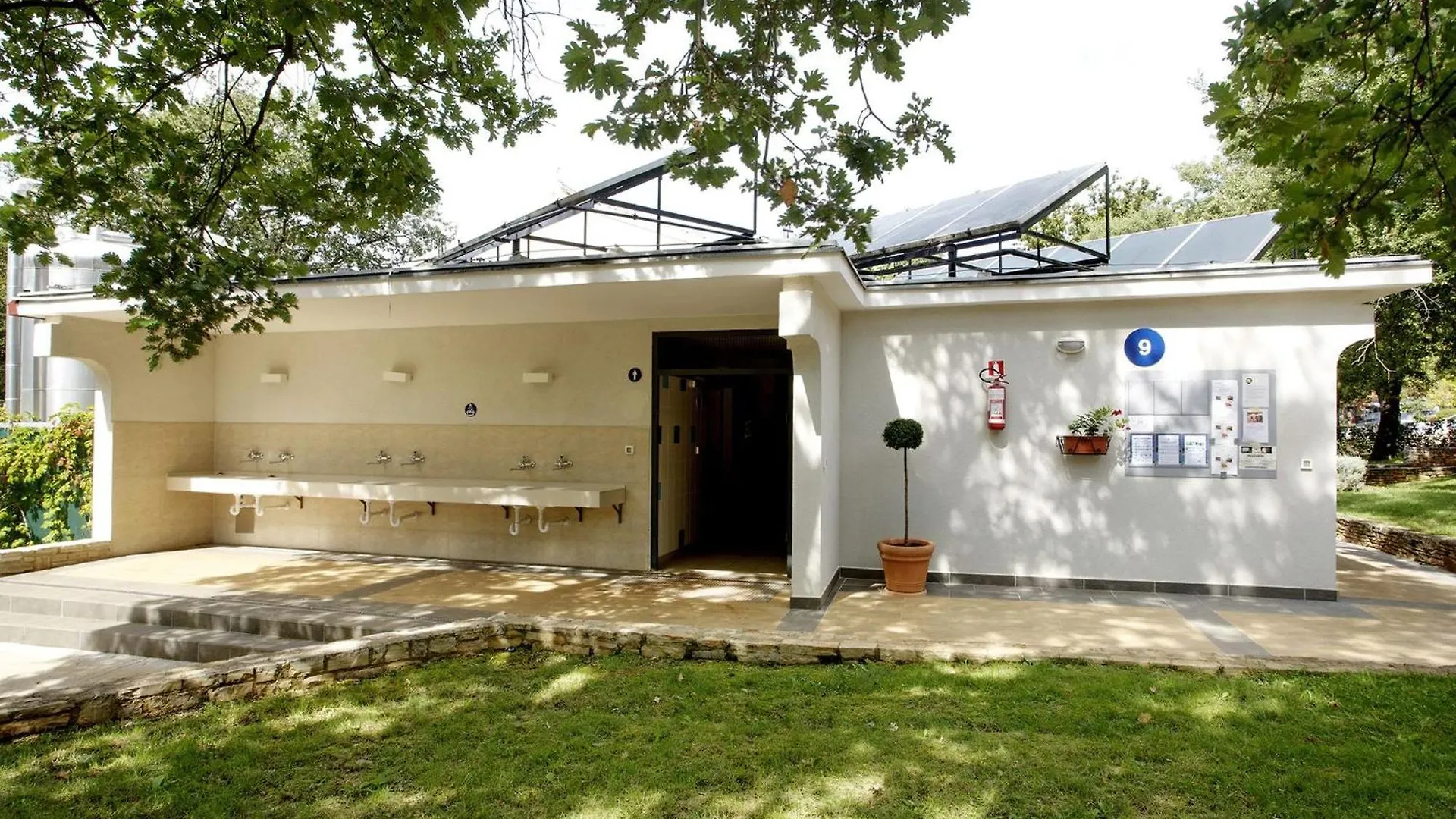 Bauer Caravan In Fkk Camping Solaris Poreč Kemping