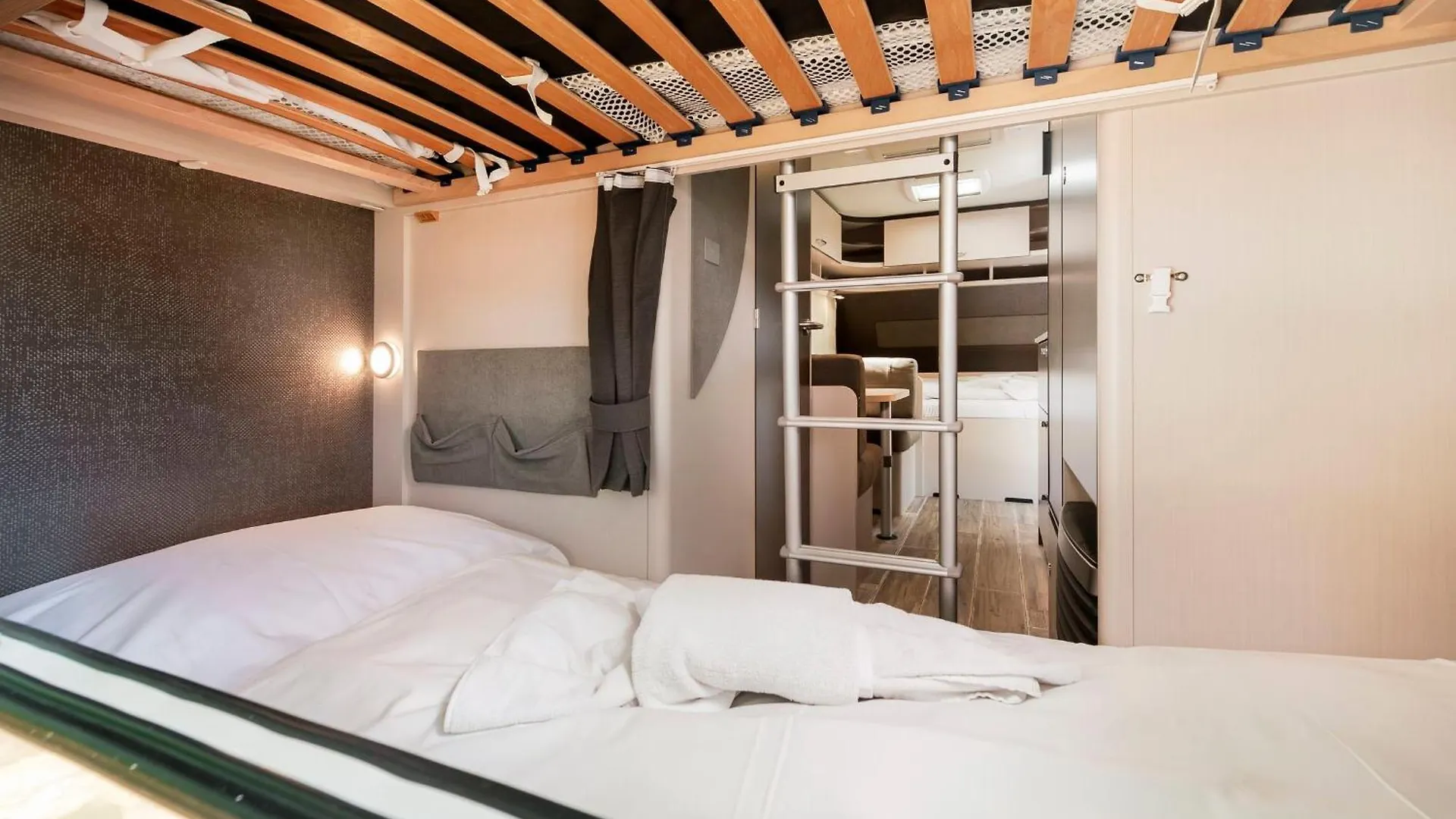 Kemping Bauer Caravan In Fkk Camping Solaris Poreč Horvátország