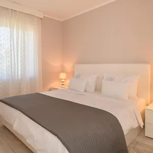 Dora Apartament